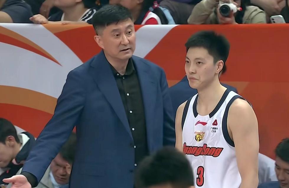 188金宝博体育app下载-广东男篮2分惜败，被福建男篮双杀，拉科塞维奇首秀32+16徐杰12分